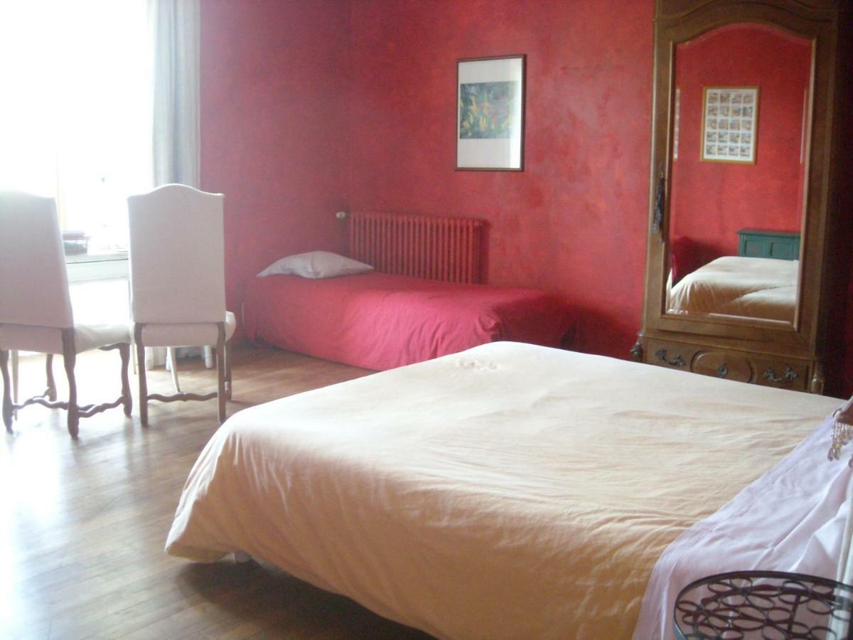 La Tour Des Laudes Bed & Breakfast Breuil-Barret Exterior photo