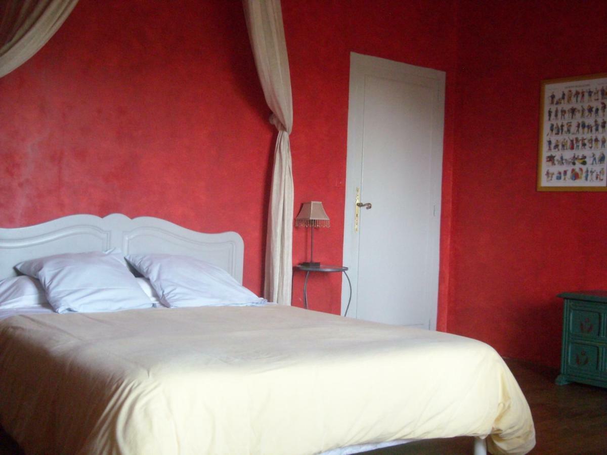 La Tour Des Laudes Bed & Breakfast Breuil-Barret Exterior photo