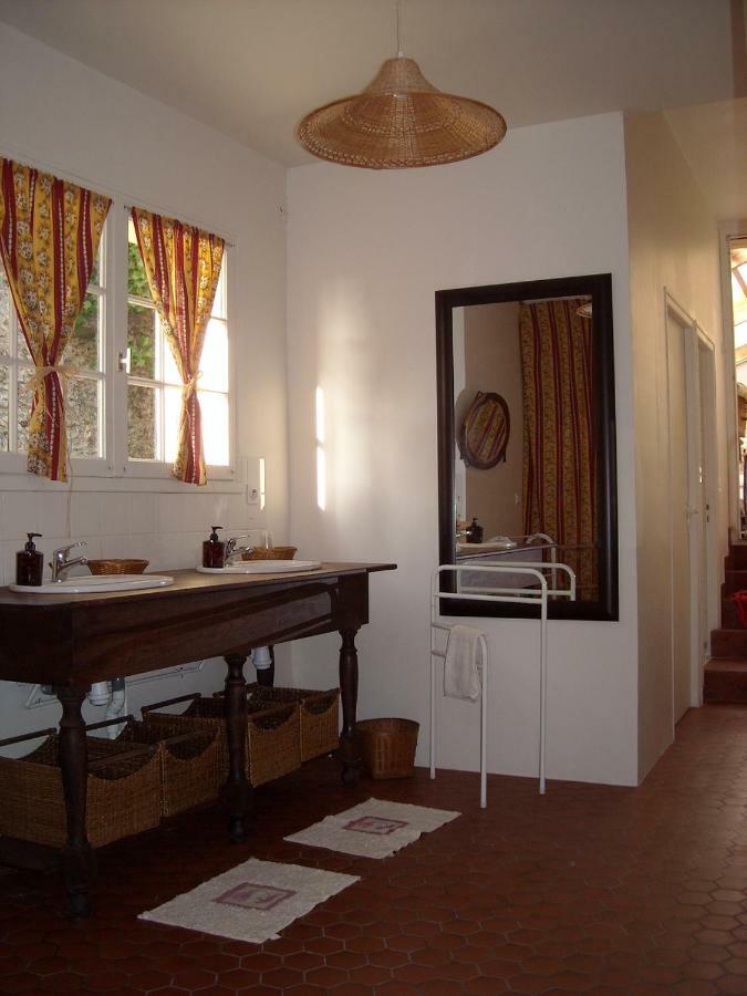 La Tour Des Laudes Bed & Breakfast Breuil-Barret Exterior photo